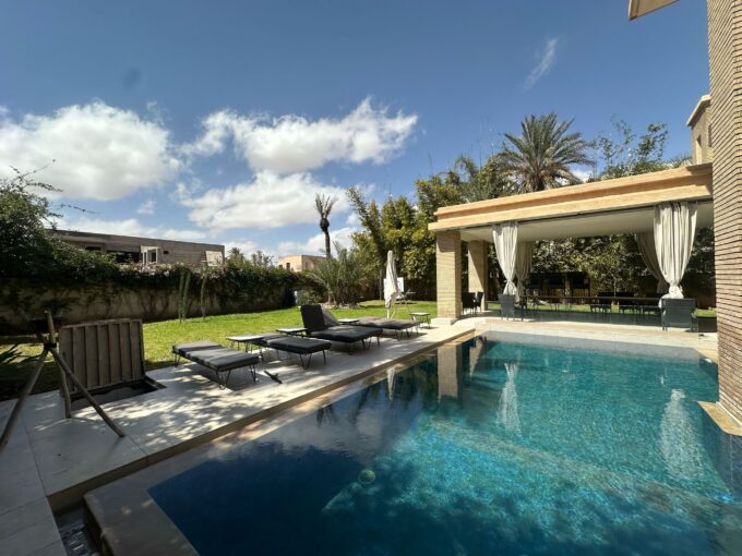 villa prestige 10 Villa à vendre à Marrakech proche golfs – Résidence sécurisée, 5 suites, hammam