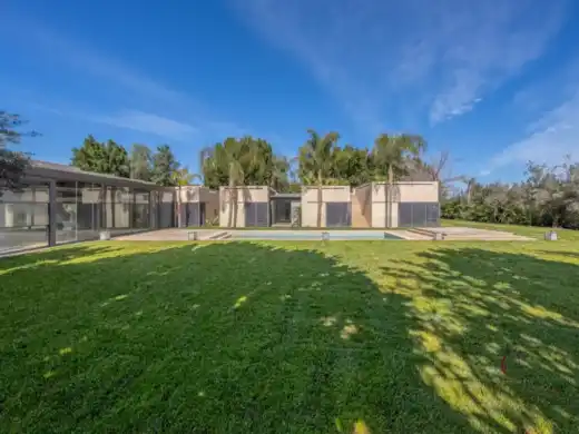 Villa de plain-pied en première ligne de golf à Al Maaden