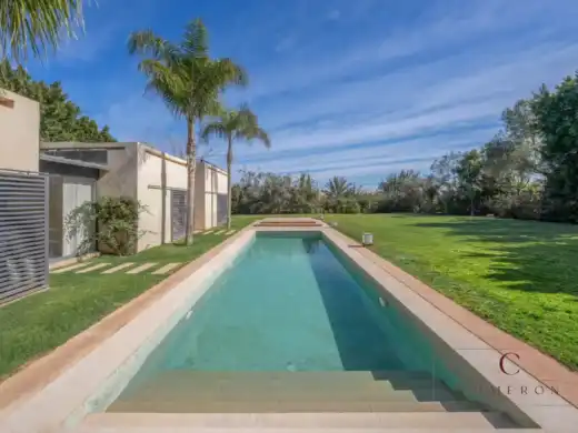 Villa de plain-pied en première ligne de golf à Al Maaden - photo 2