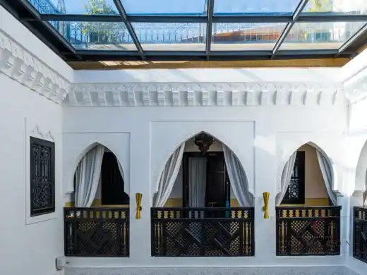 Riad 6 suites avec rooftop à Sidi Bel Abbès – Marrakech