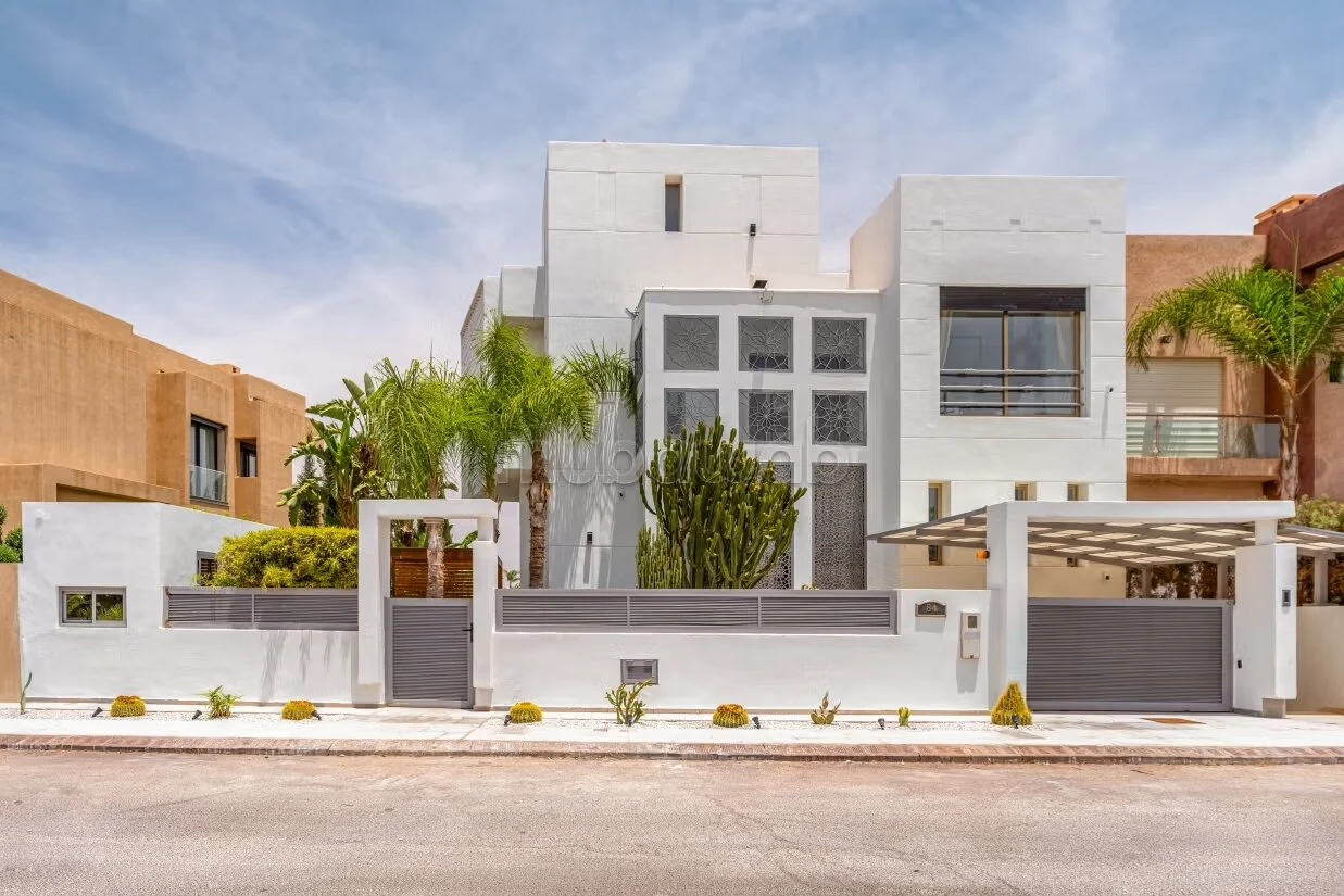 Villa 5 chambres à vendre à Marrakech – 8 500 000 DH — photo 1